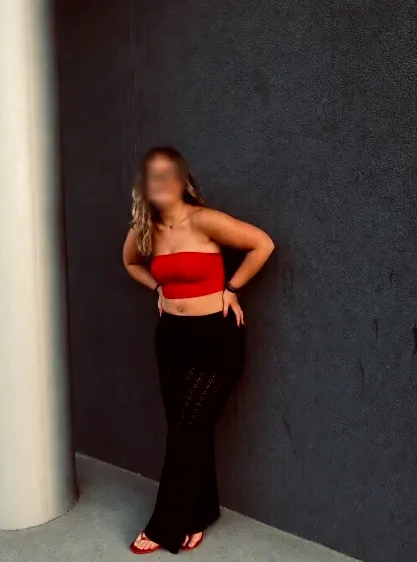 Ayse, 18