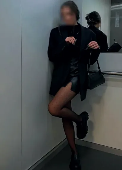 Claudia, 24