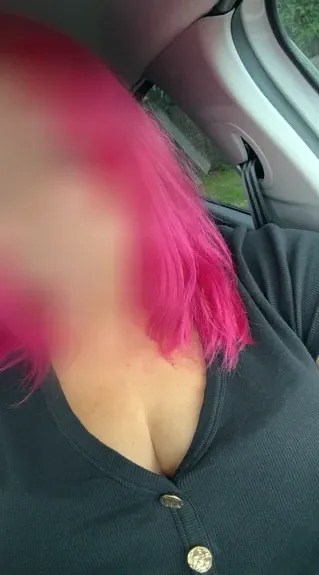Helena, 37