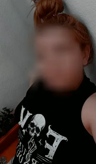 Lucia, 35