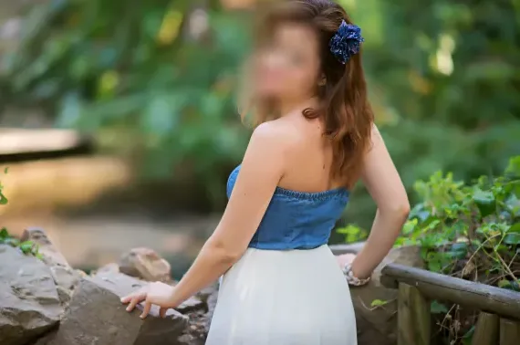 Manuela, 30