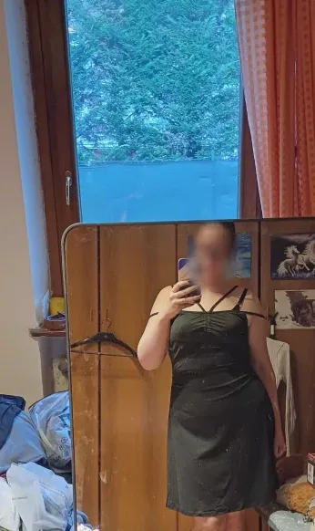 Melanie, 27