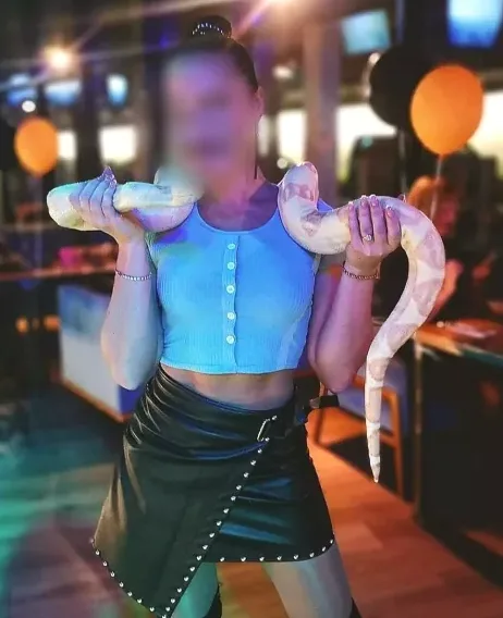 Nora, 40